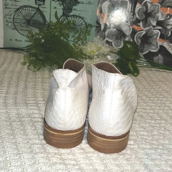 CCOCCI Adele white leather beautiful flats sz 8.5 - Picture 9 of 10